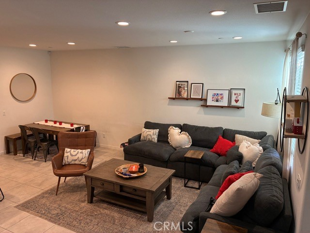 Detail Gallery Image 8 of 26 For 2625 Verna #104,  Corona,  CA 92883 - 3 Beds | 2/1 Baths