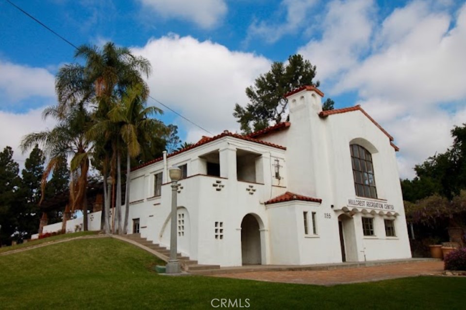 https://media.crmls.org/medias/096d0100-3732-400b-93eb-d52e98193c61.jpg?preset=X-Large