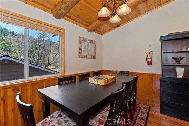 Detail Gallery Image 23 of 50 For 1362 Balsam Dr, Big Bear Lake,  CA 92315 - 4 Beds | 3 Baths