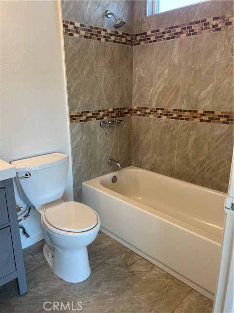 Detail Gallery Image 13 of 22 For 454 E Avenue Q3 #8,  Palmdale,  CA 93550 - 2 Beds | 2 Baths