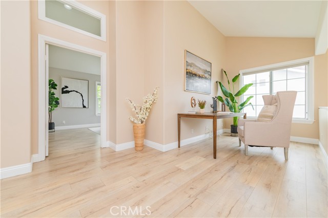 56 Egret Lane, Aliso Viejo CA: https://media.crmls.org/medias/096e555b-cd6f-4189-839e-ca0f890fa26d.jpg
