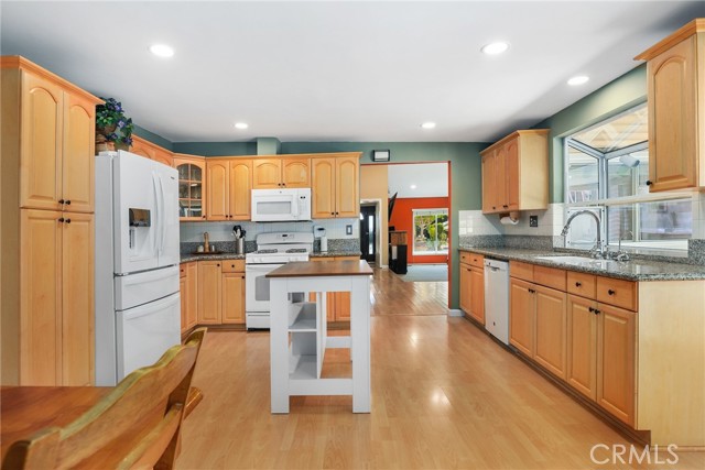 Detail Gallery Image 13 of 29 For 18076 Tulsa St, Granada Hills,  CA 91344 - 3 Beds | 2 Baths