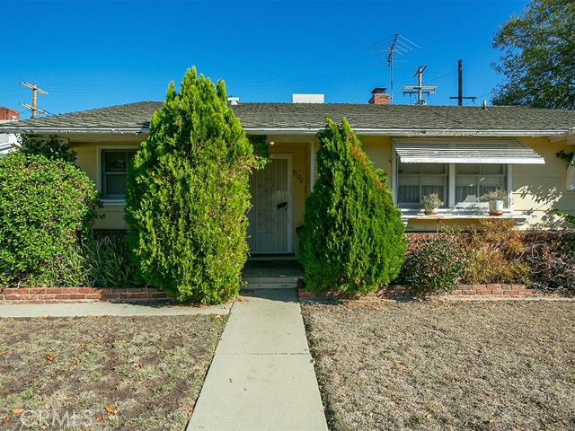 7102 Mammoth Avenue photo 2