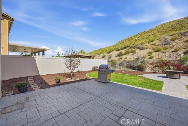 Detail Gallery Image 14 of 42 For 24526 Snapdragon Way, Lake Elsinore,  CA 92532 - 4 Beds | 3 Baths