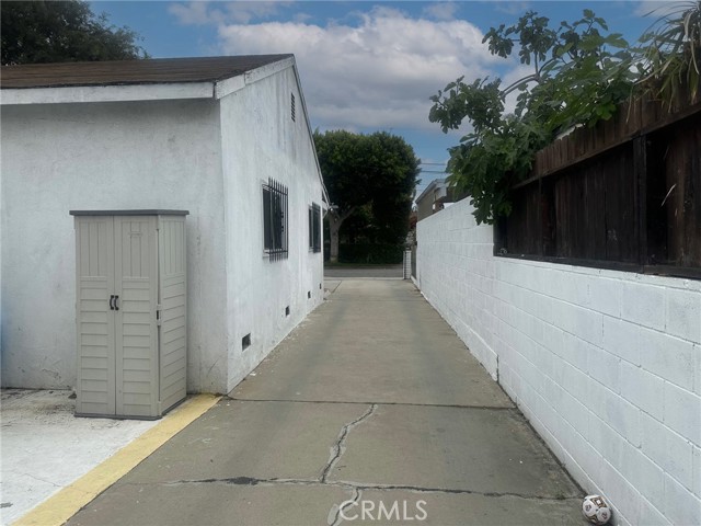3743 W 112th Street, Inglewood CA: https://media.crmls.org/medias/09711b33-c179-4eac-baf5-41526cab86ad.jpg