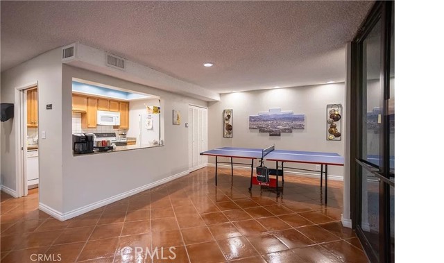 Detail Gallery Image 18 of 24 For 1401 Valley View Rd #325,  Glendale,  CA 91202 - 2 Beds | 2 Baths