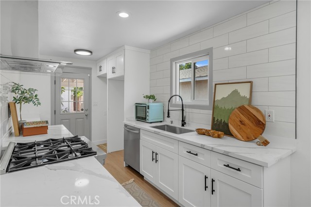 314 N Jackson Street, Santa Ana CA: https://media.crmls.org/medias/0971a739-b2e2-43fc-9ce9-673564eb3476.jpg