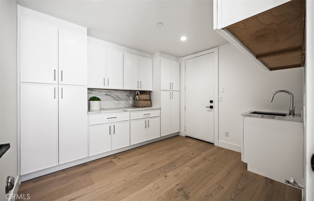https://media.crmls.org/medias/09725b56-50f8-4b20-964c-482bffcb1999.jpg?preset=X-Large