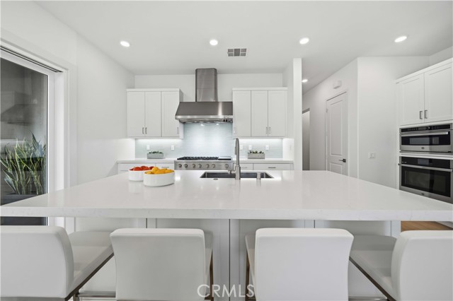 Detail Gallery Image 16 of 69 For 27516 Golden Currant Pl, Valencia,  CA 91381 - 4 Beds | 4/1 Baths