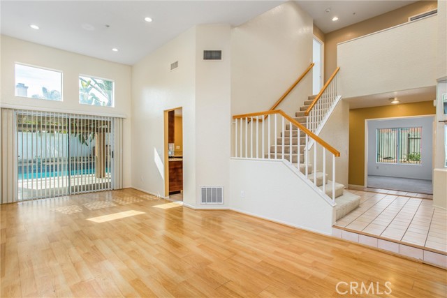 Detail Gallery Image 4 of 36 For 6714 Country Oaks Dr, Highland,  CA 92346 - 5 Beds | 3 Baths
