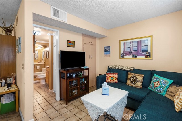 Detail Gallery Image 12 of 26 For 10480 Sunland #20,  Sunland,  CA 91040 - 3 Beds | 2/1 Baths
