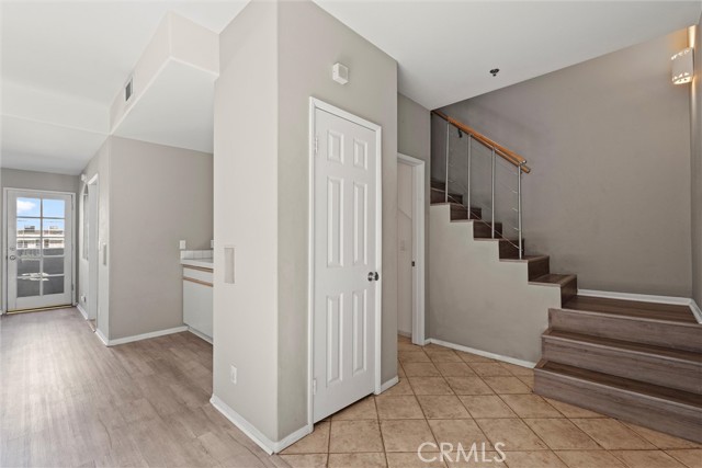 10925 Blix Street, Toluca Lake CA: https://media.crmls.org/medias/0973ba93-618e-47d1-af72-0ad78ee7c208.jpg