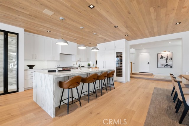 20 Balboa Coves, Newport Beach CA: https://media.crmls.org/medias/097409d0-358e-4941-a78e-c54a26f5fc62.jpg