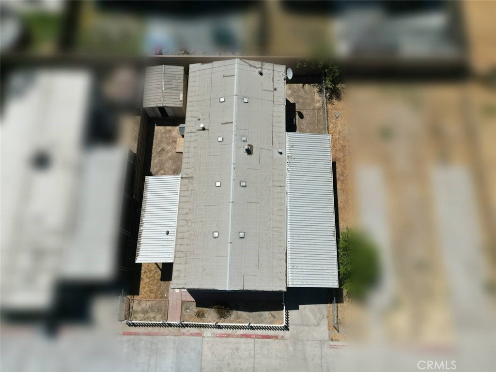 https://media.crmls.org/medias/0974432d-a6d4-4ffa-8385-b3cc6a173f48.jpg?preset=X-Large