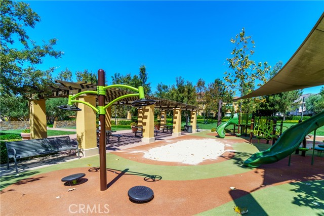 Detail Gallery Image 4 of 18 For 109 Mustang, Irvine,  CA 92602 - 4 Beds | 3 Baths