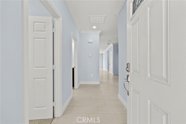 119 E 9th Street, San Bernardino CA: https://media.crmls.org/medias/0976b5c9-0b5c-45a7-8c57-17e70fb9c5a3.jpg