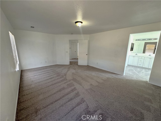 Detail Gallery Image 13 of 26 For 2709 E Avenue J4, Lancaster,  CA 93535 - 5 Beds | 2/1 Baths