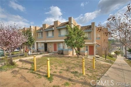 4904 Ithaca AVE Unit: 5