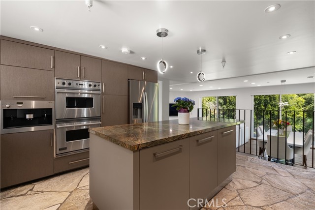 7670 Woodrow Wilson Drive, Los Angeles CA: https://media.crmls.org/medias/097823c6-b4d8-4b5e-b1f8-36f9177c8e50.jpg
