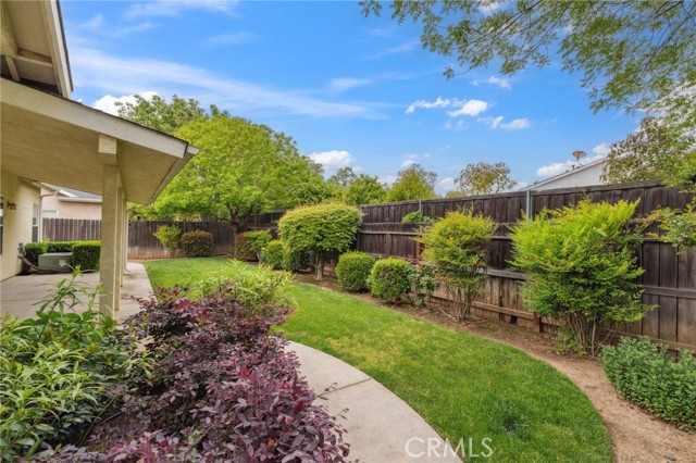2522 E Kelso Avenue, Fresno CA: https://media.crmls.org/medias/09787e65-1e25-4b67-abfa-360009440438.jpg