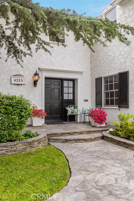 Detail Gallery Image 5 of 70 For 4225 Myrtle Ave, Long Beach,  CA 90807 - 5 Beds | 3/1 Baths