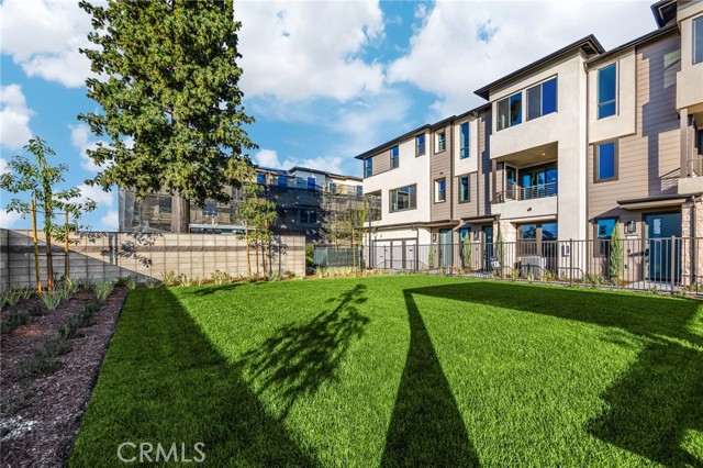 Detail Gallery Image 48 of 62 For 109 S Laxore St #306,  Anaheim,  CA 92804 - 2 Beds | 2/1 Baths