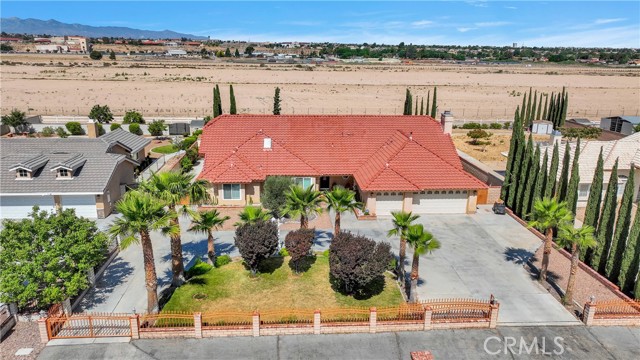 12450 Indian River Drive, Apple Valley CA: https://media.crmls.org/medias/097c6e5e-5e25-4e27-88c3-c97d9c3b923f.jpg