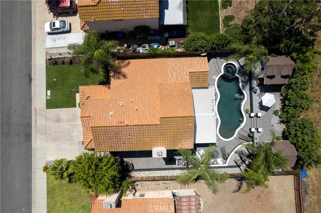https://media.crmls.org/medias/097d661a-b0f9-44c3-9768-42095821ab73.jpg?preset=X-Large