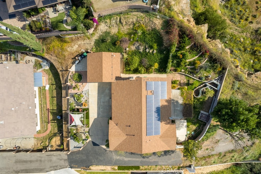 https://media.crmls.org/medias/097d812d-5b74-43d0-87ea-c3277aafbbca.jpg?preset=X-Large
