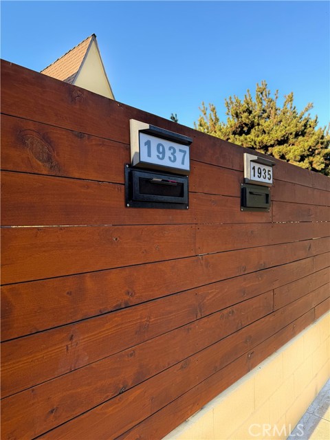 1935 W 36th Street, Los Angeles CA: https://media.crmls.org/medias/097db47c-38f3-4945-9af5-1402df40edd0.jpg