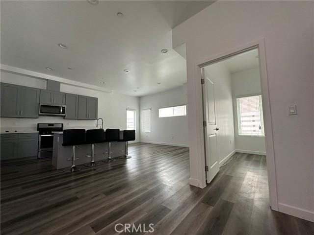 Image 7 of 9 For 25134 Frampton Avenue