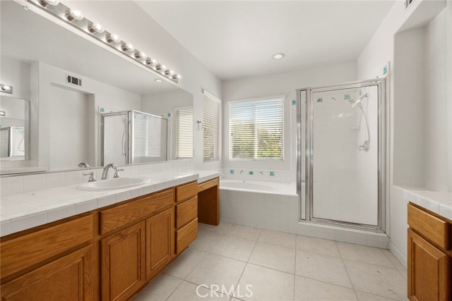1 Country Walk Drive, Aliso Viejo CA: https://media.crmls.org/medias/097e5290-3222-49d8-8088-0925c7e607bc.jpg