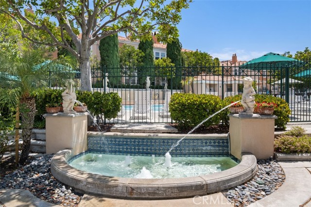 10 Palmieri Aisle, Irvine CA: https://media.crmls.org/medias/097ebe30-a9fc-490d-be1d-71187bd0f56d.jpg