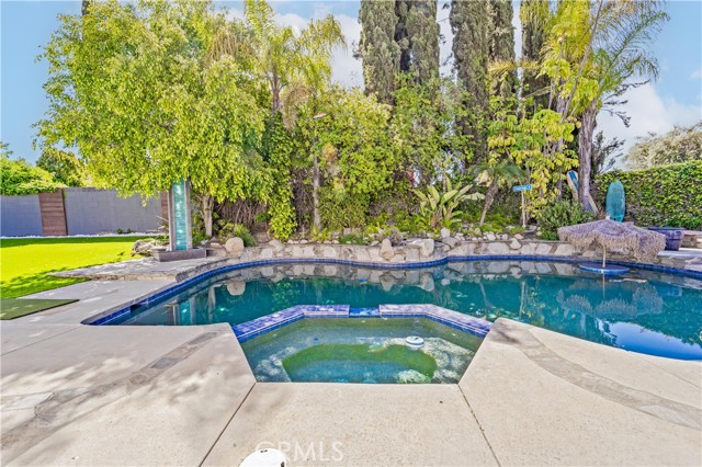 Detail Gallery Image 5 of 25 For 22522 Flamingo St, Woodland Hills,  CA 91364 - 4 Beds | 4 Baths
