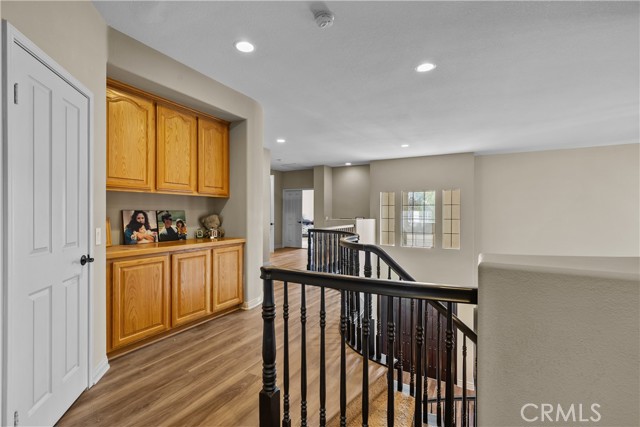 Detail Gallery Image 26 of 72 For 15355 Michael Crest Dr, Canyon Country,  CA 91387 - 5 Beds | 3/1 Baths