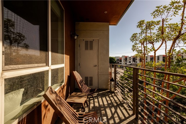 100 South Alameda Street, 364 photo 14