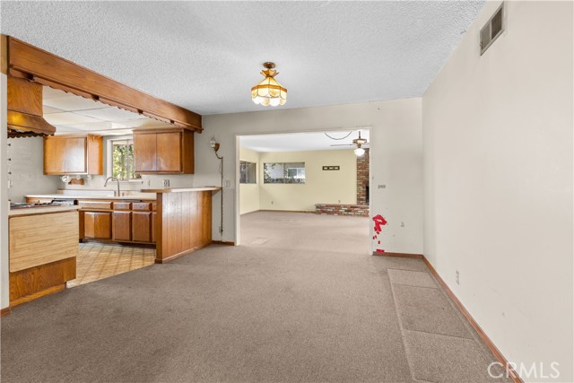 Detail Gallery Image 10 of 19 For 9461 Lotus Dr, Westminster,  CA 92683 - 4 Beds | 2 Baths