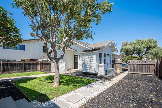 Detail Gallery Image 30 of 60 For 2520 East Sixth Street, Long Beach,  CA 90814 - 4 Beds | 3 Baths