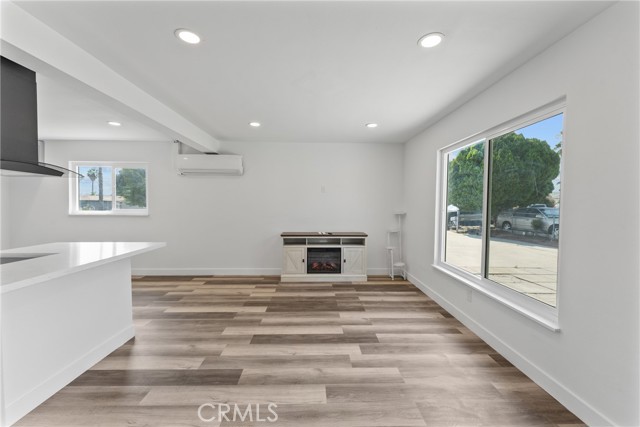 Detail Gallery Image 3 of 36 For 109 S Joyce Ave, Rialto,  CA 92376 - 3 Beds | 2 Baths