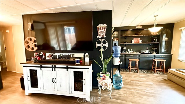 25521 Lincoln Avenue, Hemet CA: https://media.crmls.org/medias/09826f3f-7563-4f0c-bc4e-2a3ea2718f0a.jpg