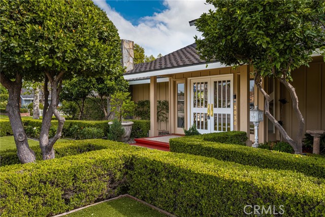 Detail Gallery Image 4 of 75 For 3030 E Elgin, Orange,  CA 92869 - 4 Beds | 2/1 Baths