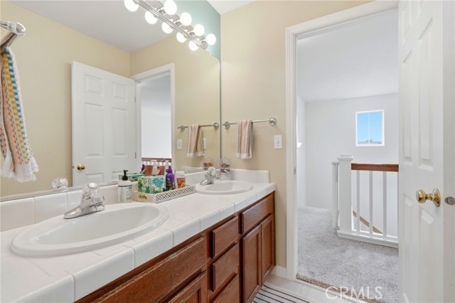 Detail Gallery Image 33 of 56 For 903 W Sandstone Ct, Hanford,  CA 93230 - 4 Beds | 3 Baths