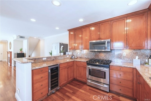 1202 Tennyson, Manhattan Beach CA: https://media.crmls.org/medias/09834a5d-c863-43c8-865f-9a295683054f.jpg