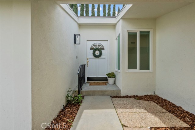 12847 Winthrop Avenue, Granada Hills CA: https://media.crmls.org/medias/09838236-101c-4548-bcee-bb1d96c83354.jpg