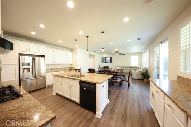 Detail Gallery Image 2 of 25 For 3848 Vine Maple, San Bernardino,  CA 92407 - 4 Beds | 2/1 Baths