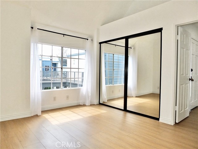 Detail Gallery Image 10 of 21 For 4739 E 4th, Long Beach,  CA 90814 - 2 Beds | 2 Baths