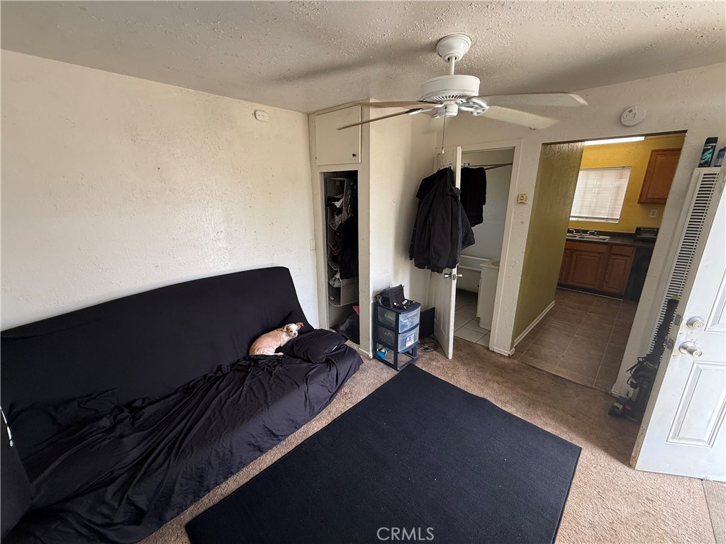 https://media.crmls.org/medias/0986fdd1-6c50-43b6-b5e1-3abe40a69a42.jpg?preset=X-Large