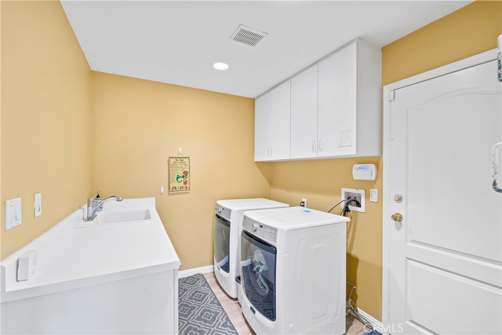 09870e0d D51a 4346 93be 8e6f111f7562