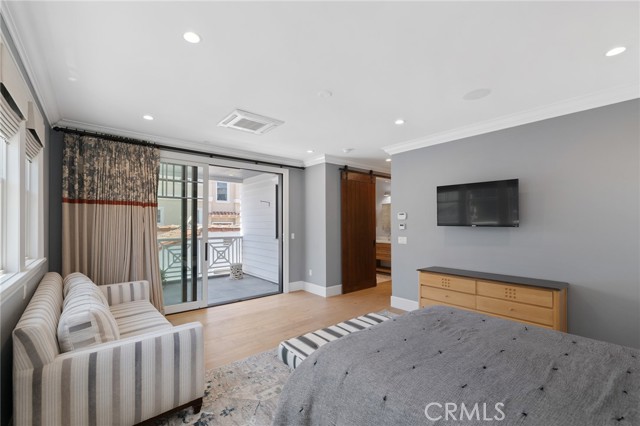 Detail Gallery Image 34 of 54 For 443 23rd Pl, Manhattan Beach,  CA 90266 - 3 Beds | 3/1 Baths