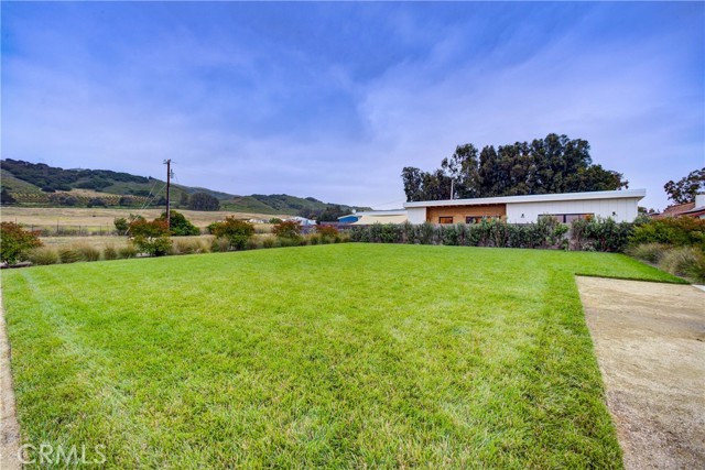 2289 Falcon Ridge Lane, Los Osos CA: https://media.crmls.org/medias/0988d910-4b0f-478f-ab60-a3bcce467ae1.jpg